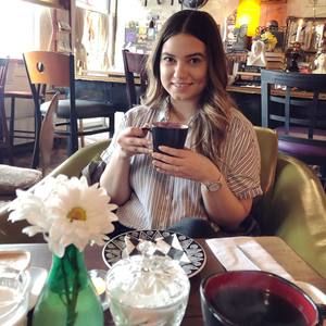 Meet your Posher, Katerinia